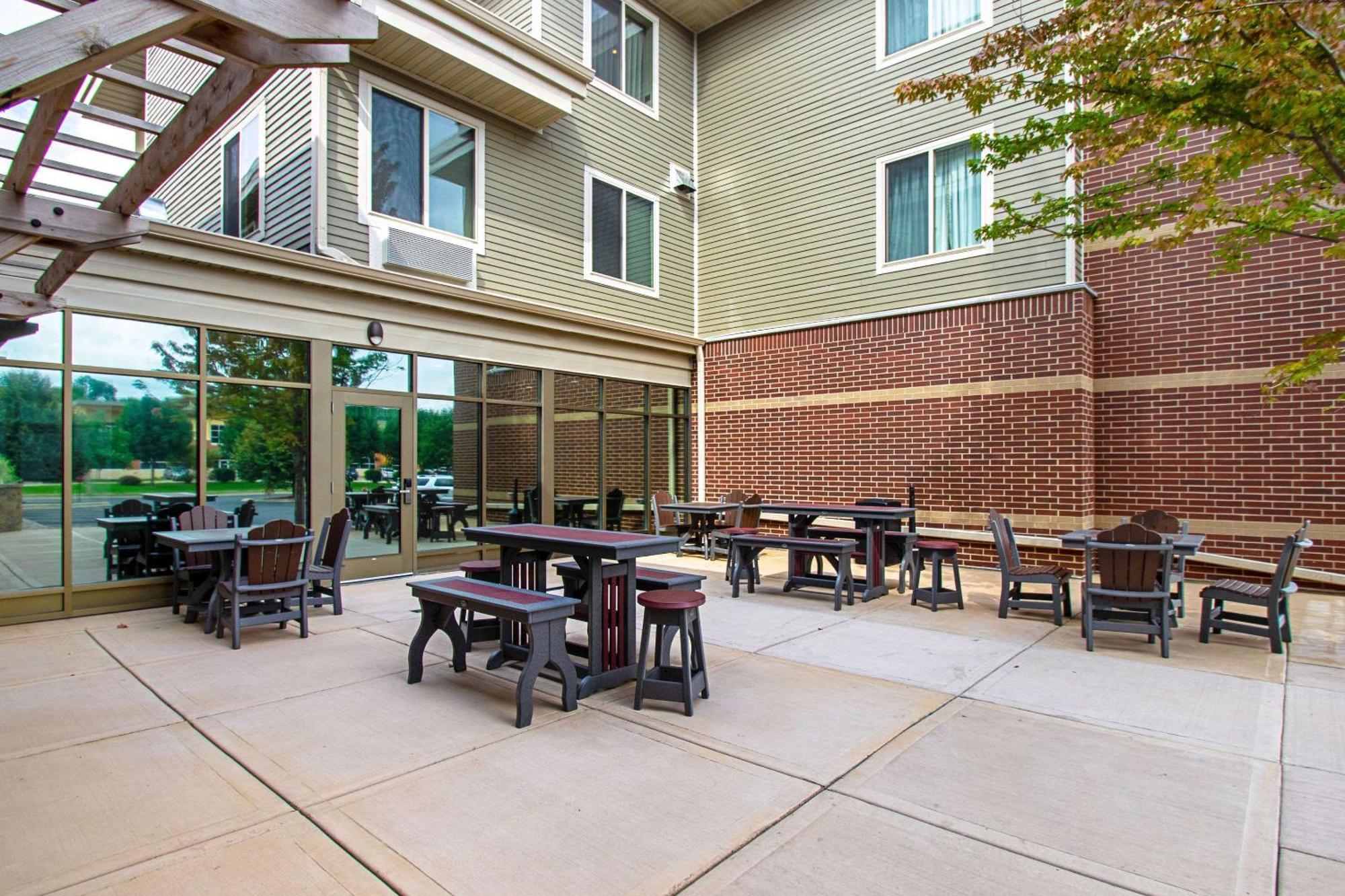 Mainstay Suites Madison - Monona Exteriör bild