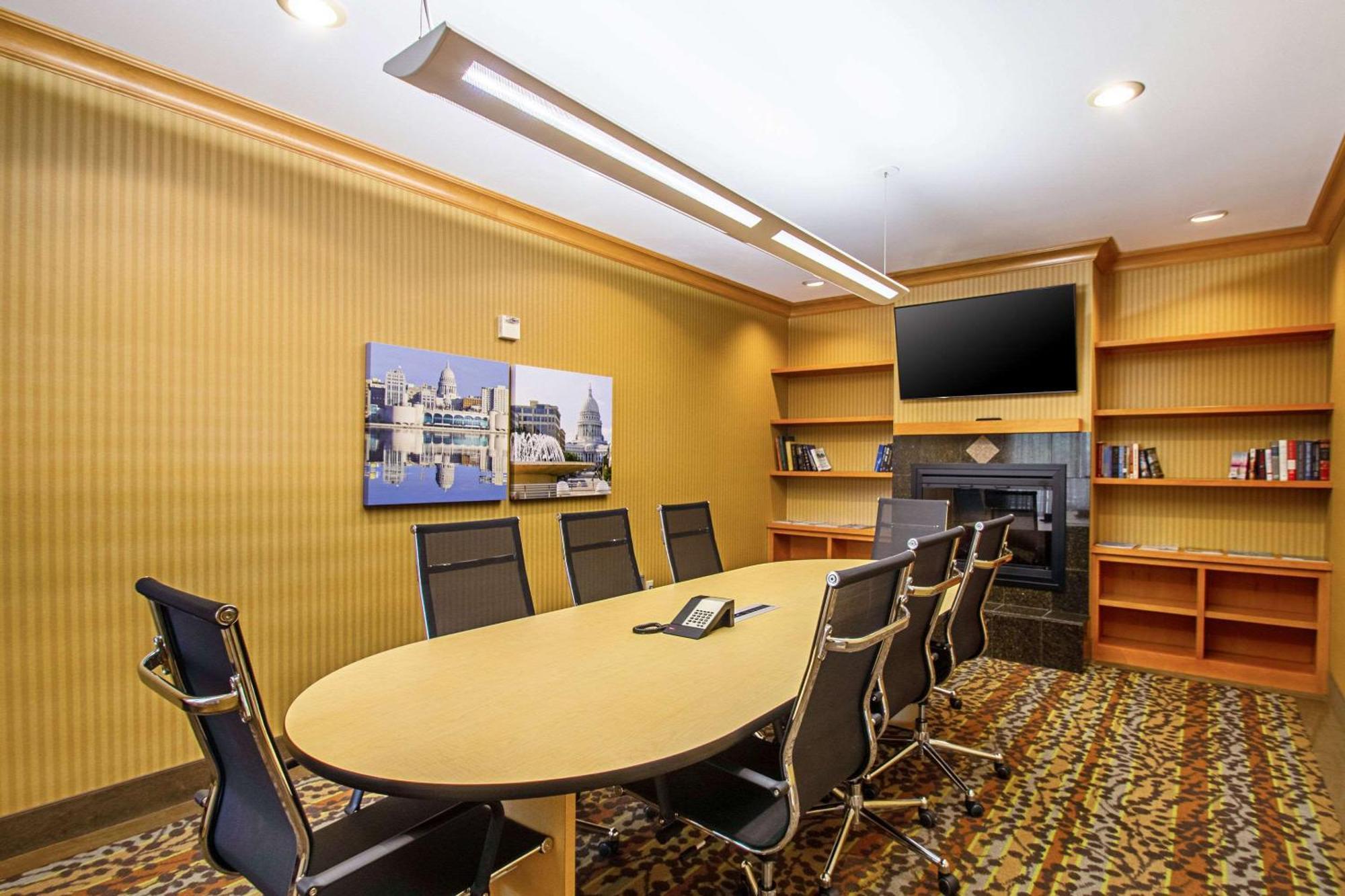 Mainstay Suites Madison - Monona Exteriör bild