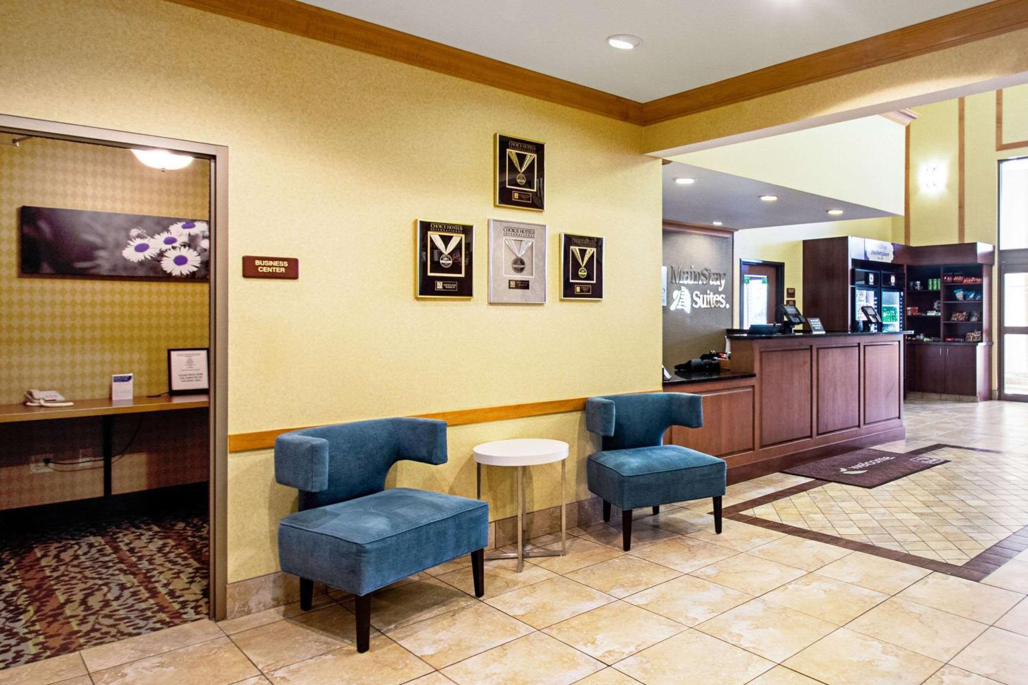 Mainstay Suites Madison - Monona Exteriör bild